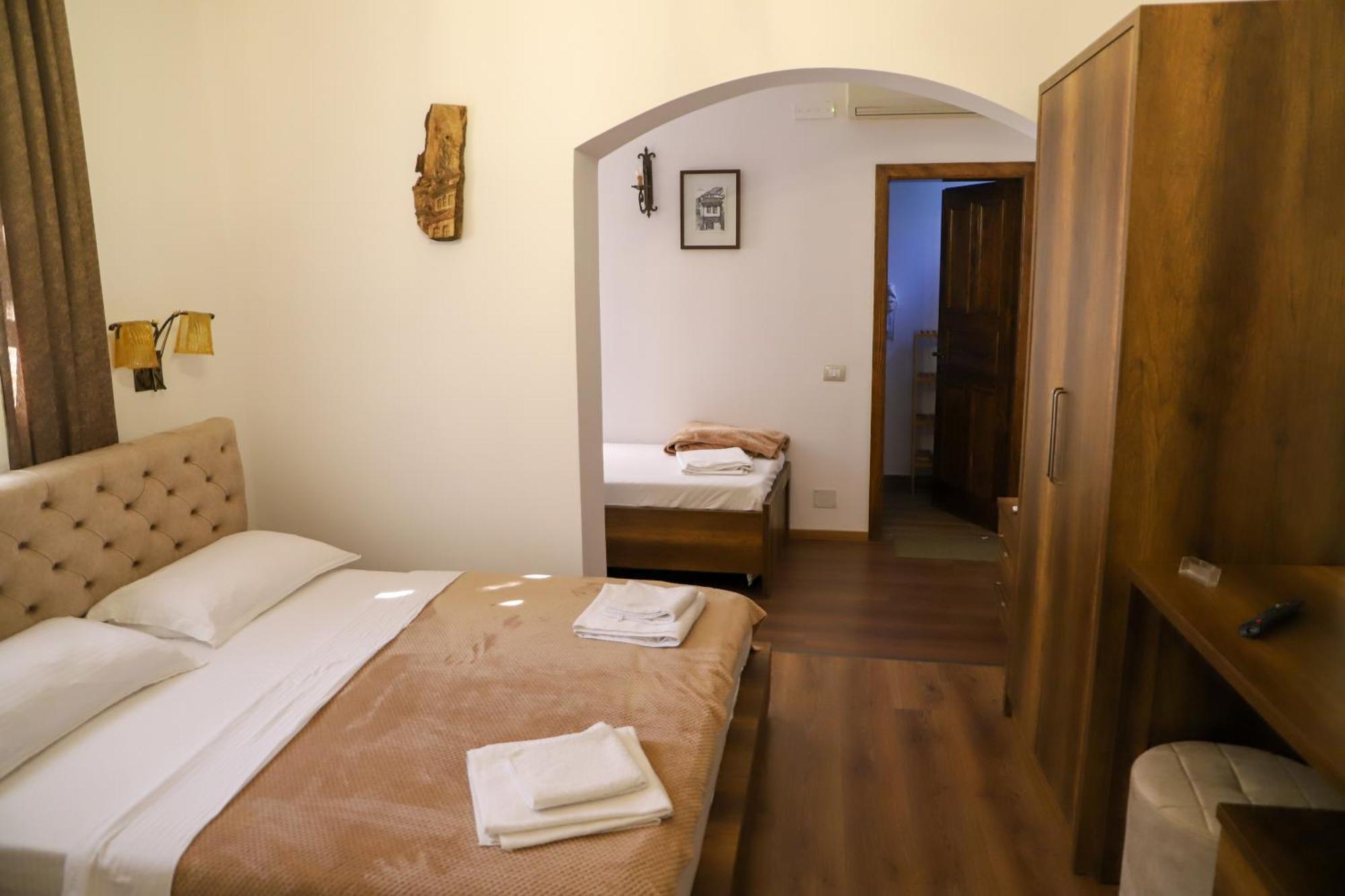 Dd Villa Berat Exterior photo