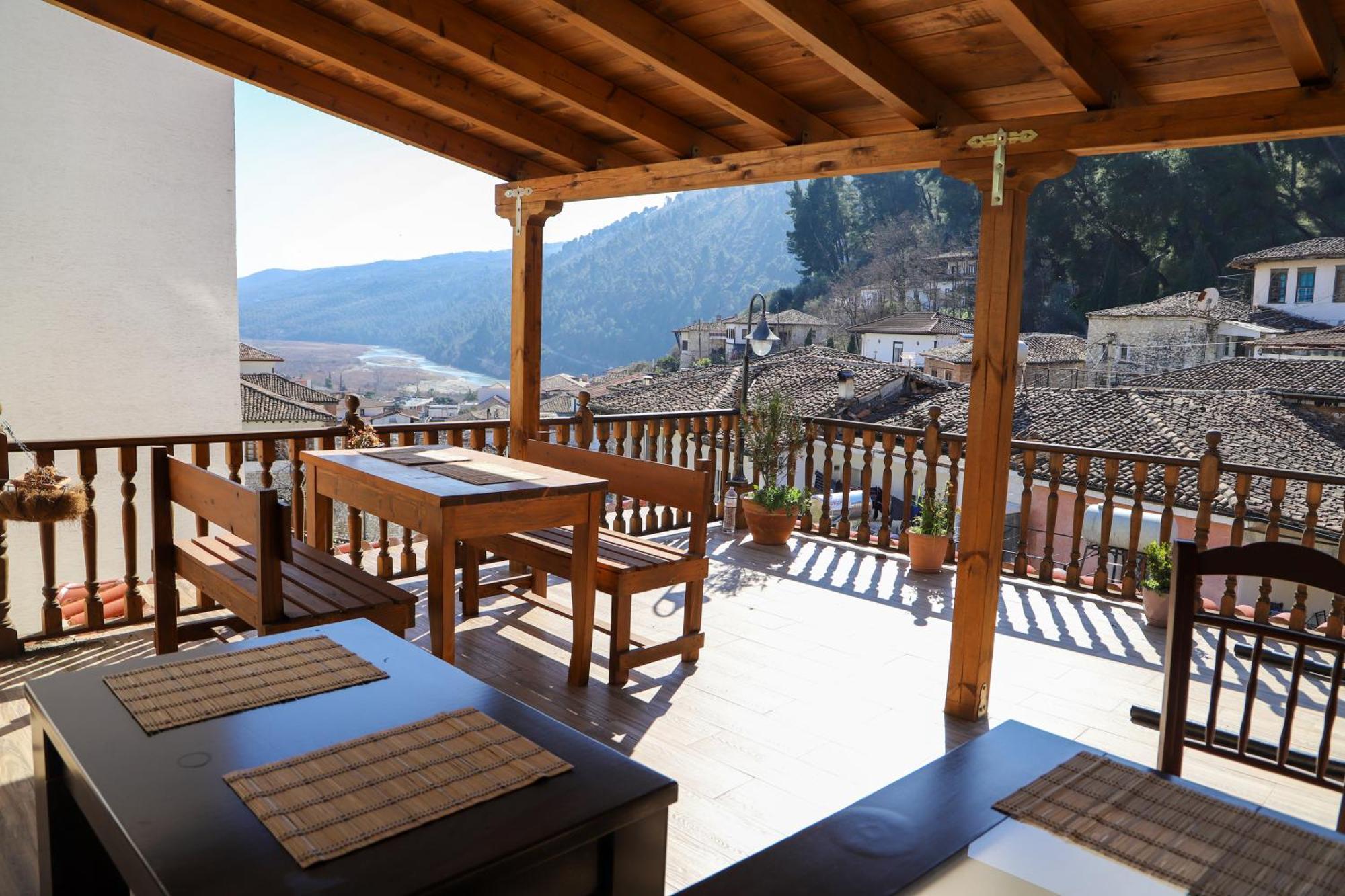 Dd Villa Berat Exterior photo
