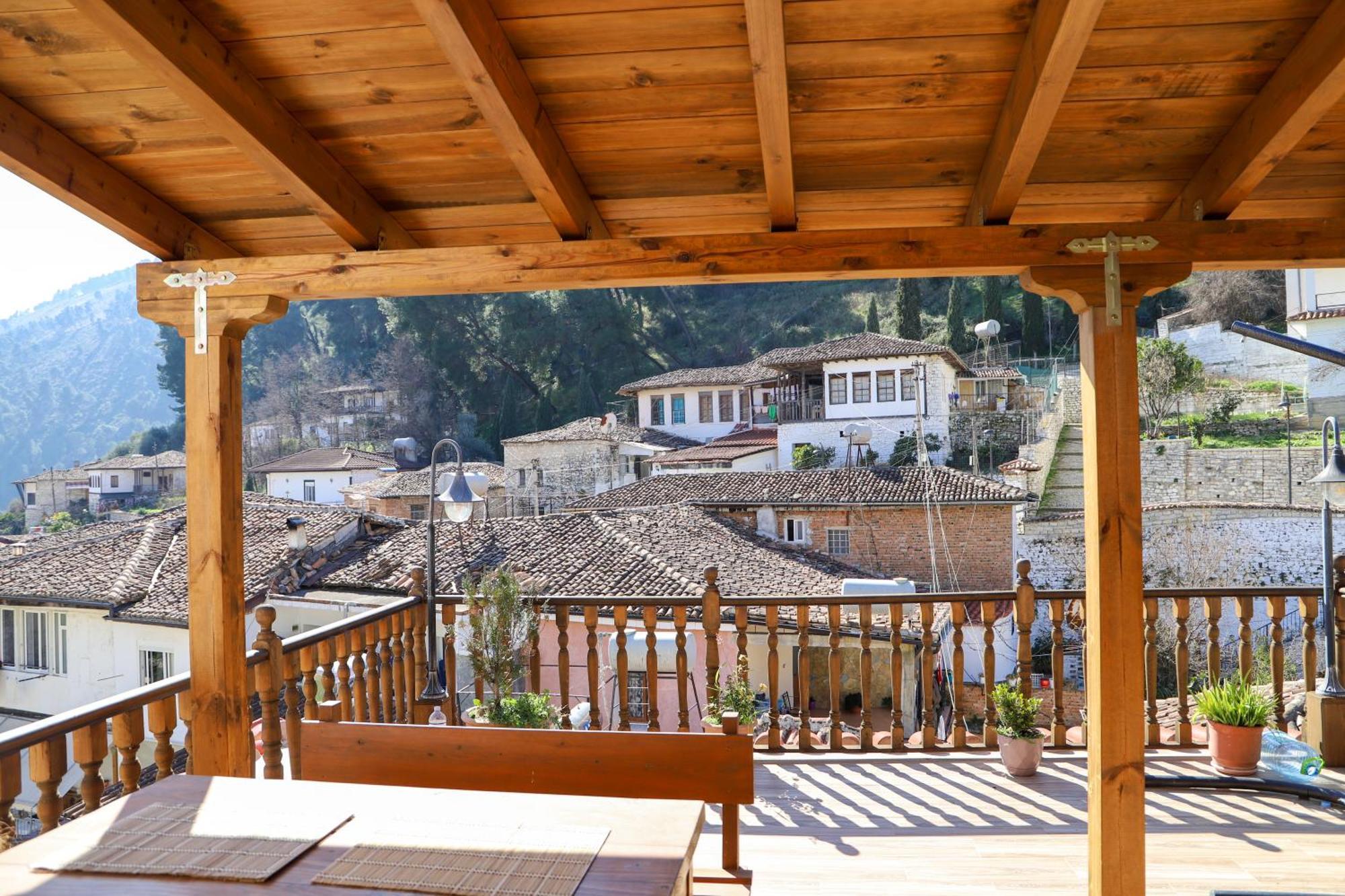 Dd Villa Berat Exterior photo